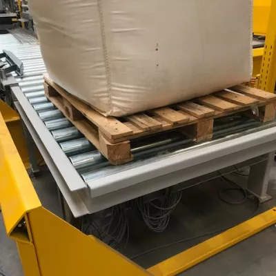 Roller Conveyor with impact bumper